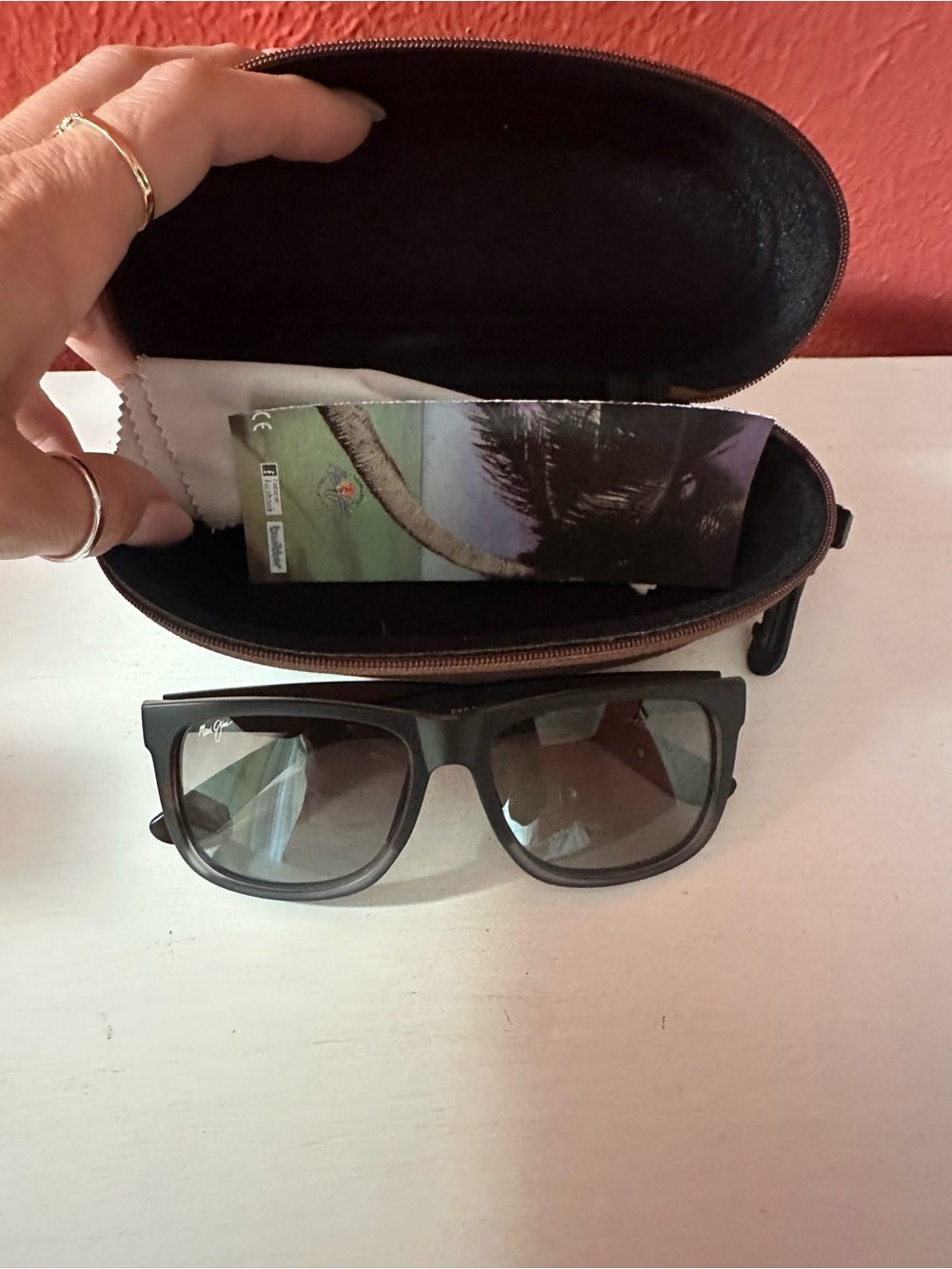 Maiu Jim Kāpi‘i Matte Black Sunglasses - Picture 3 of 3